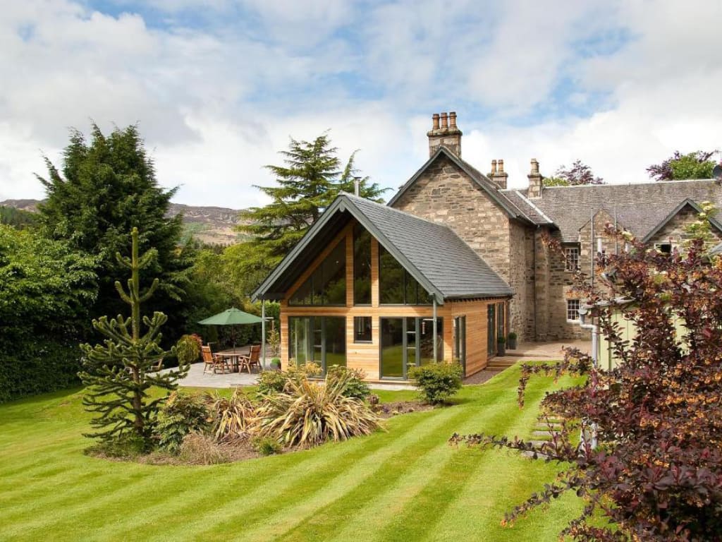 Craigatin House & Courtyard