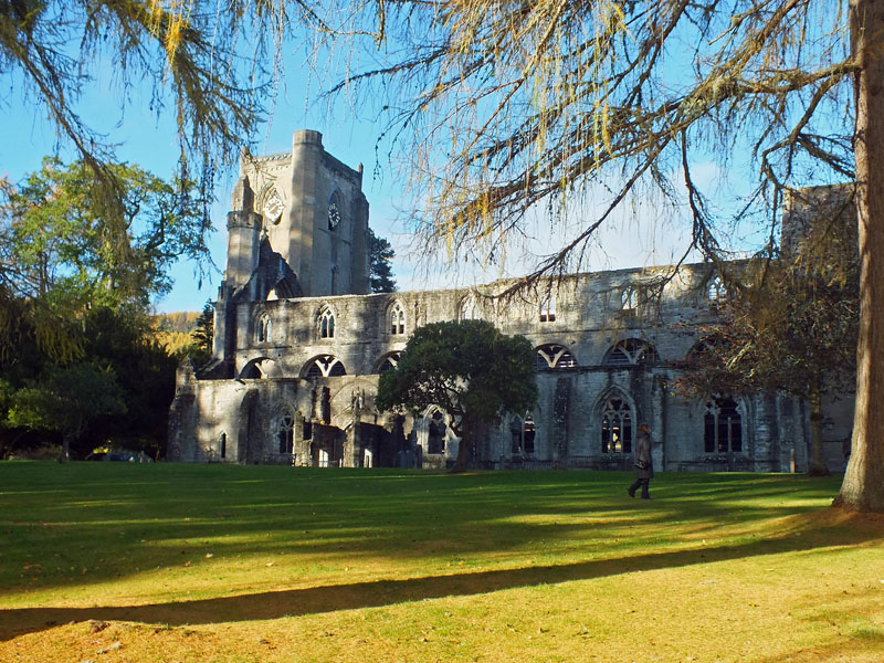 Dunkeld Bridge to Dunkeld Cathedral Historic Trail Walk