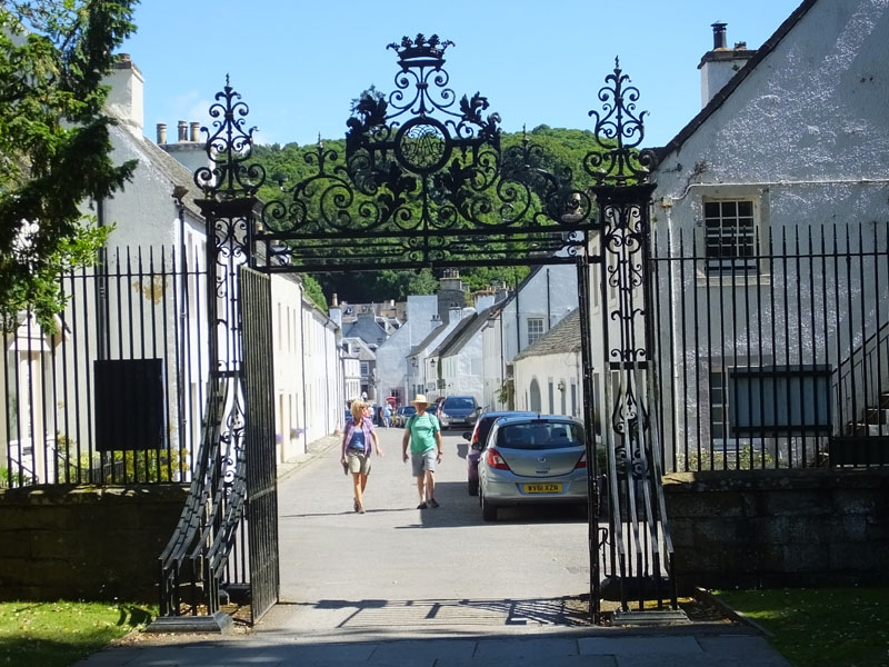 Dunkeld Bridge to Dunkeld Cathedral Historic Trail Walk